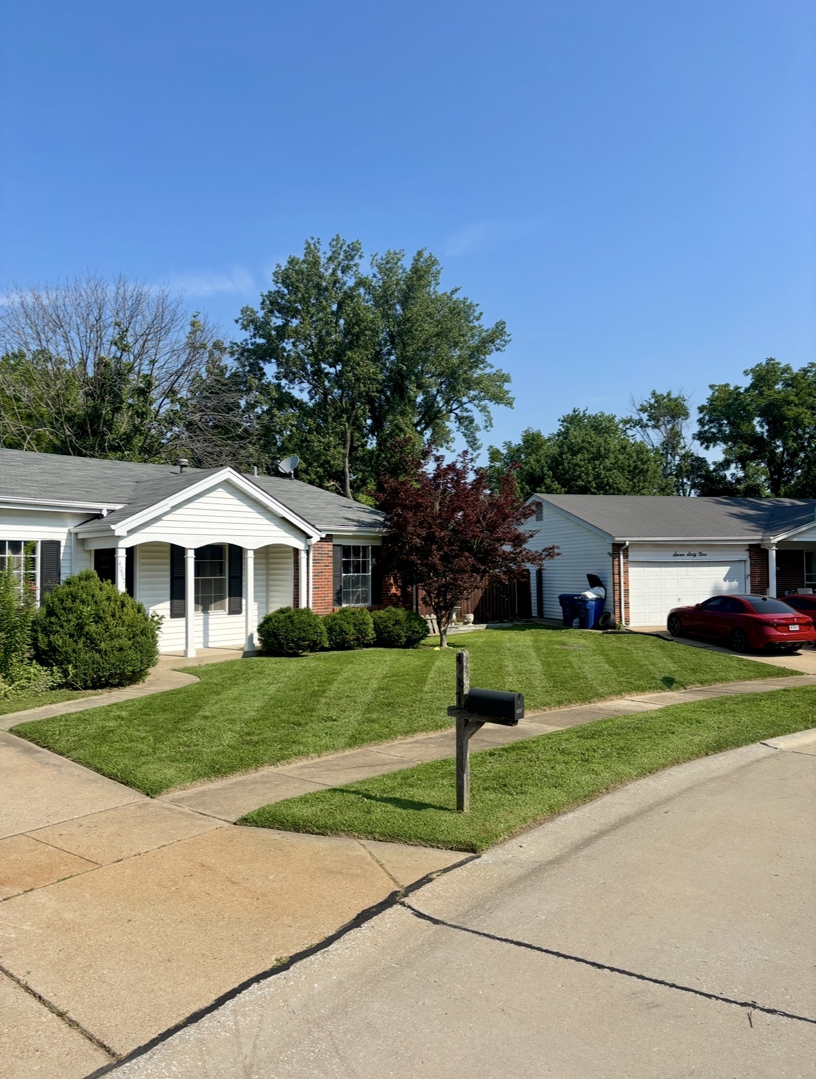 Bridgeton — Mowing in Bridgeton, MO