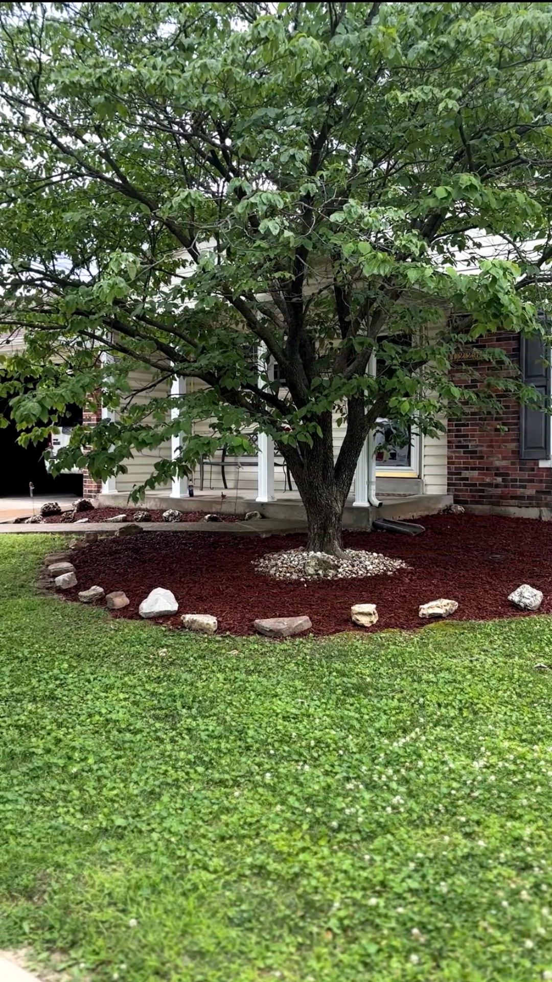 Mulch Renewal — Bed Maintenance in Bed refresh